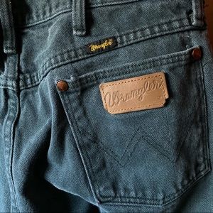 ✨SOLD✨Green Wrangler Pants